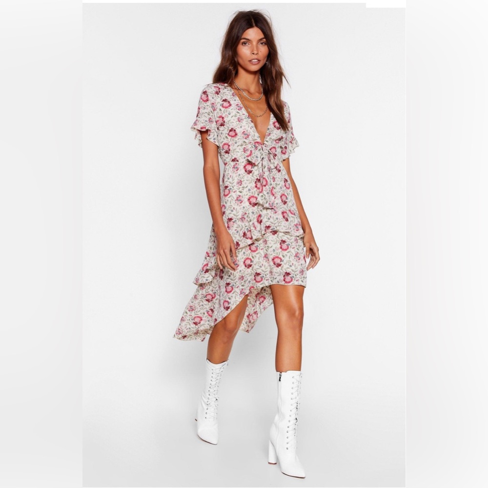 Playing for Flower Floral Midi Dress by Nasty Gal